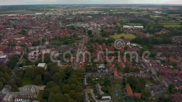 英国东约克郡比弗利明斯特和周围城镇的鸟瞰图2019年视频的预览图