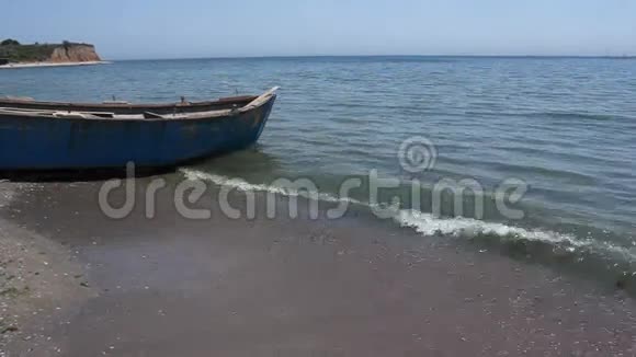 海边的旧木船视频的预览图