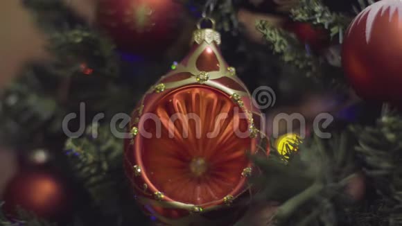 丰富的色彩圣诞和新年装饰摘要模糊的博克假日背景眨巴一下加兰圣诞节视频的预览图