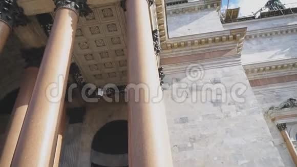 圣以萨克大教堂柱子视频的预览图