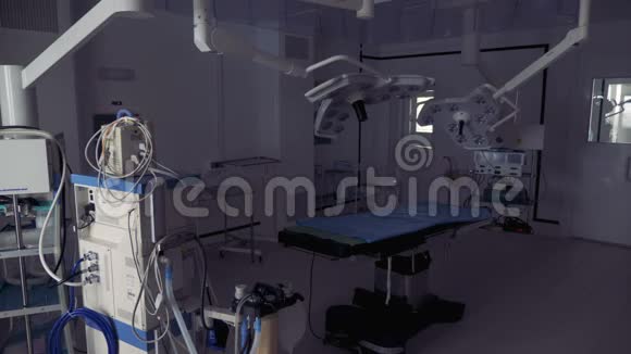 医院房间里的灯又关又开4K视频的预览图