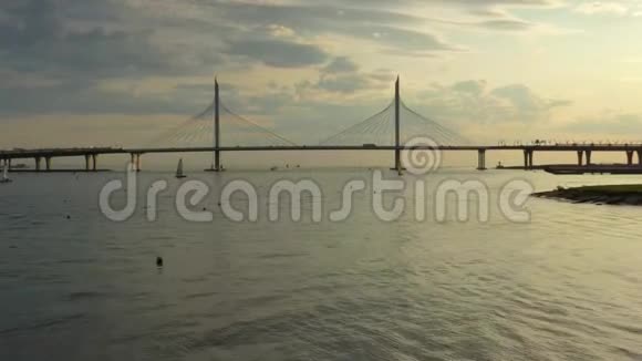 圣彼得堡斜拉桥航空工程视频的预览图