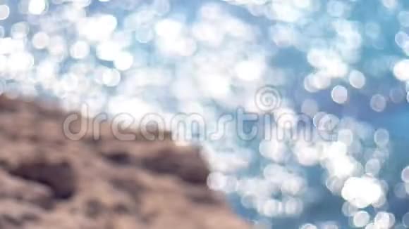海上背景灯模糊明亮的海水模糊地下水视频的预览图