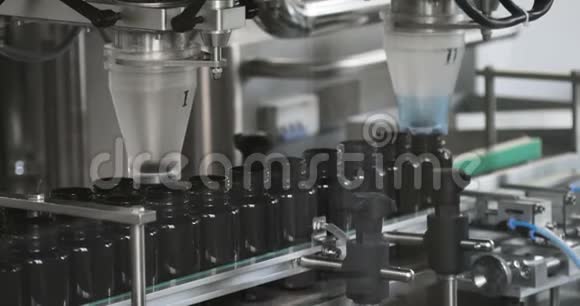 丸片的生产过程工业制药概念工厂设备和机器4K视频的预览图