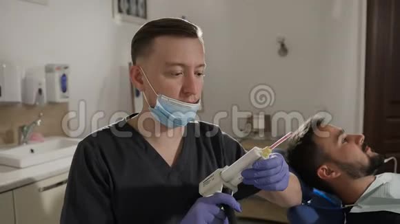 牙医用的是kulzer硅胶牙科诊所视频的预览图