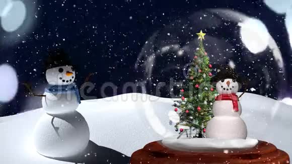 在bokeh背景下可爱的雪人情侣圣诞动画视频的预览图
