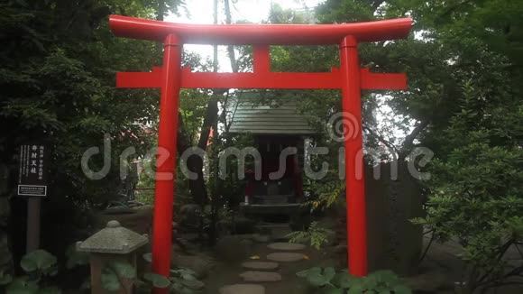 东京阿塔哥神社的大宗教大门视频的预览图