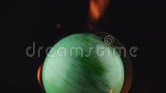 地球着火了视频的预览图