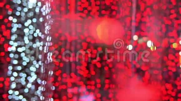 红色节日波克轻圣诞节背景抽象优雅的去焦闪烁红宝石色纹理概念闪耀魅力xm视频的预览图