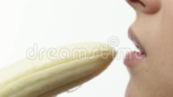 吃香蕉的女人视频的预览图