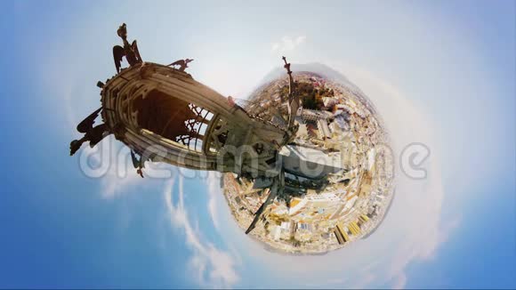 在基多大广场的赛格威市视频的预览图