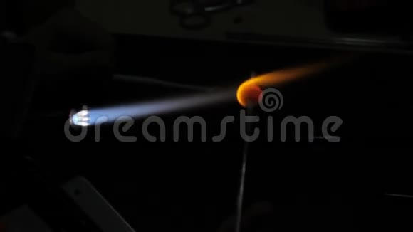 玻璃火炬制造光束视频的预览图