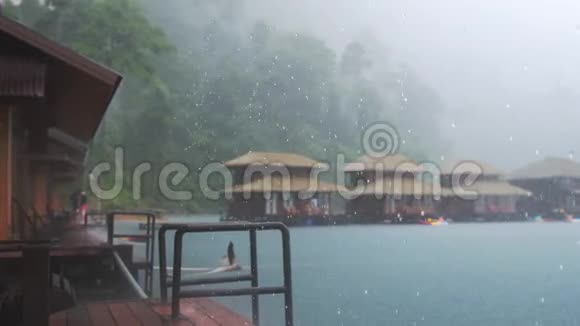 高索国家公园下雨公园是泰国南部最大的原始森林面积3840x2160视频的预览图