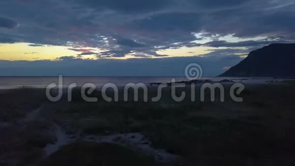 海景和夜空视频的预览图