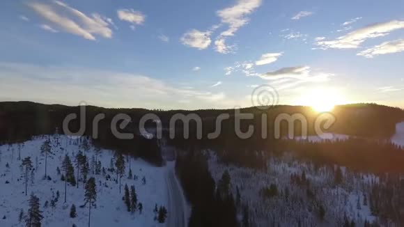 日出晓路冬林视频的预览图