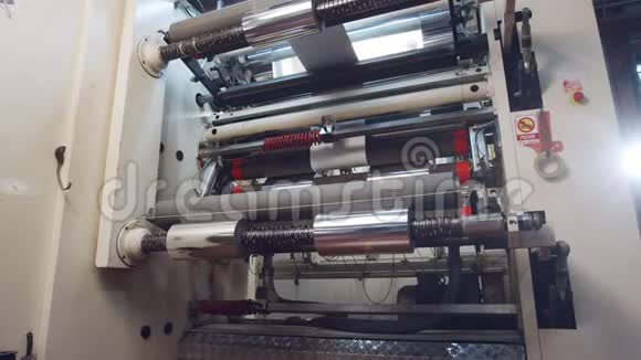 大型工业印刷机拼接纸视频的预览图