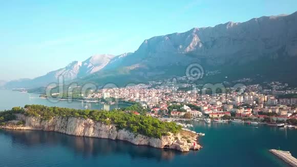 克罗地亚亚得里亚海海岸4K无人驾驶飞机欧洲Makarska视频的预览图