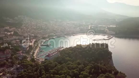 克罗地亚亚得里亚海海岸4K无人驾驶飞机欧洲Makarska视频的预览图