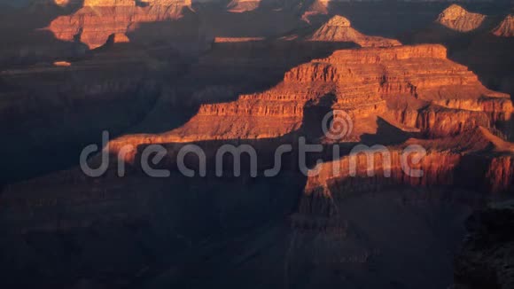 亚利桑那州大峡谷的朦胧日出视频的预览图