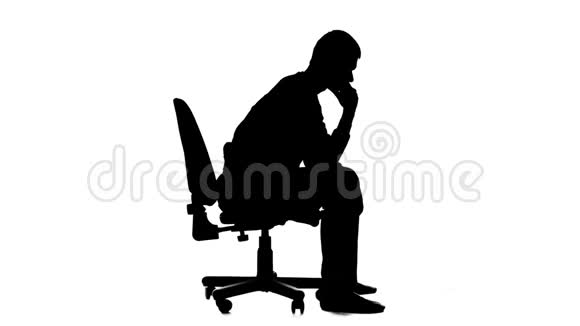 人坐在椅子上思考反思思想他是悲伤的剪影白色背景视频的预览图
