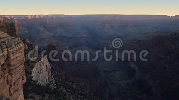 亚利桑那州大峡谷清晰的日出视频的预览图