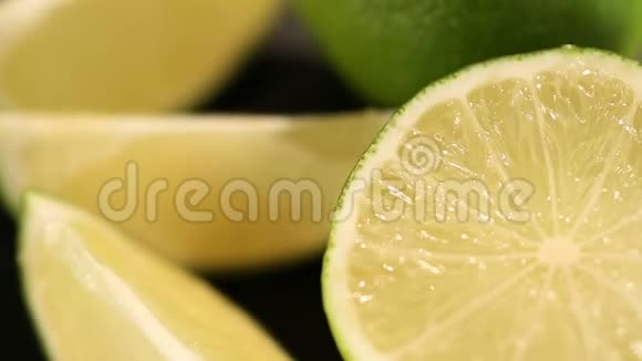 清爽的酸绿色石灰切制富含维生素C的柑橘类水果芳香疗法视频的预览图
