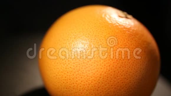 富含维生素C的甜橙水果健康果汁的新鲜产品视频的预览图