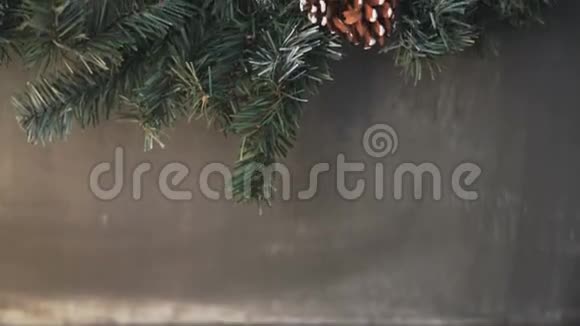 带有冷杉的圣诞节树视频的预览图
