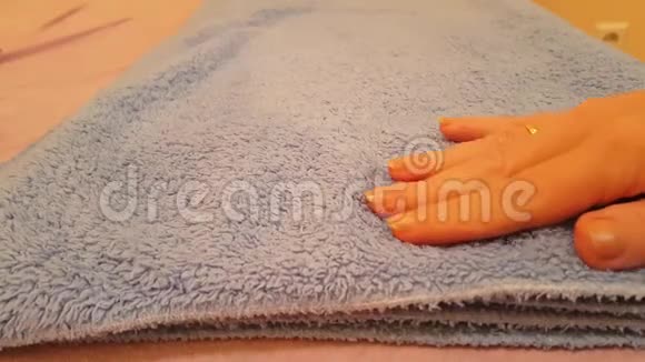手清洁毛巾制作纺织视频的预览图