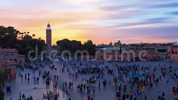 摩洛哥DjemaelFna广场晚上马拉喀什视频的预览图