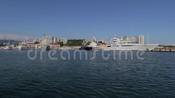 索契海港从游艇观看慢动作视频视频的预览图