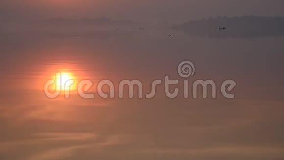 日出和日落湖和河景视频的预览图