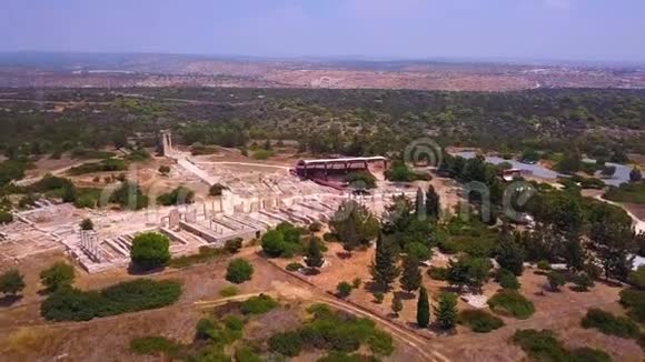 阿波罗海列斯库里翁废墟塞浦路斯空中4k视频的预览图