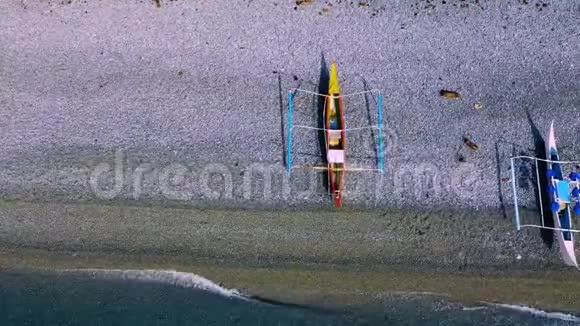菲律宾苏尔高海滩热带景观鸟瞰钓鱼船视频的预览图