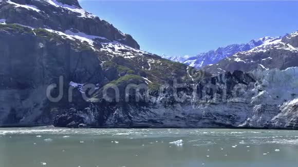 时间流逝的冰川在水中视频的预览图