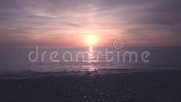 北威尔士Stony海滩日落视频的预览图
