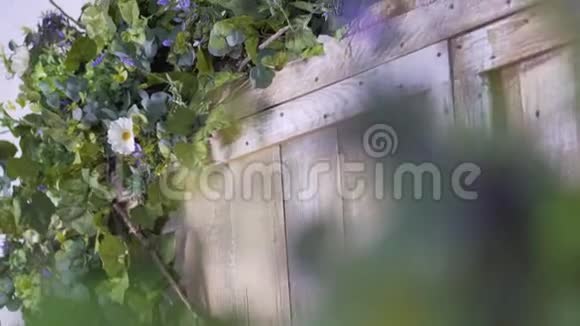 有花的拱门漂亮的木制摄影带视频的预览图