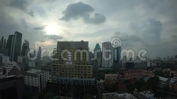日落时分曼谷天际线的时光流逝视频的预览图