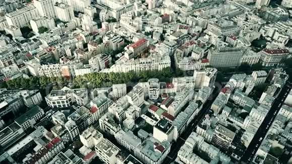 法国典型的巴黎城市景观鸟瞰图视频的预览图