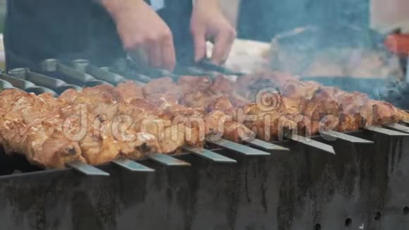 烧烤和美味的烤肉视频的预览图