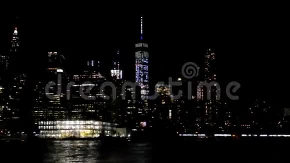 8月3日纽约纽约市哈德逊河沿岸夜间全景视频的预览图