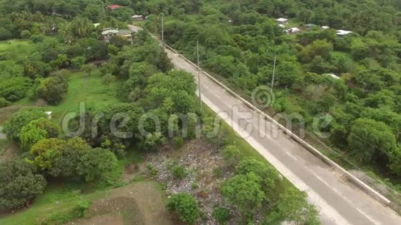 小型农耕社区的混凝土道路视频的预览图