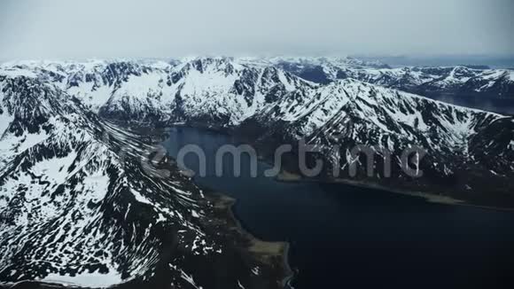 北冰洋的山峰视频的预览图