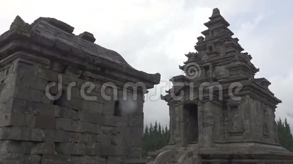 印尼爪哇阿尤那古印度教寺庙建筑群视频的预览图
