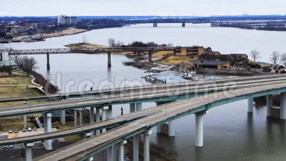 孟菲斯4K密西西比河大桥的时差视频的预览图