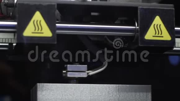 三维打印机制造三维物体现代制造技术视频的预览图