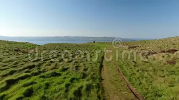 爱尔兰无人驾驶飞机镜头北爱尔兰的比涅瓦纳视频的预览图