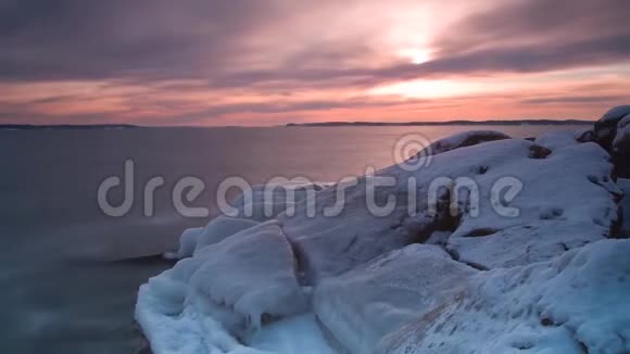 冰河寒冬冰封视频的预览图