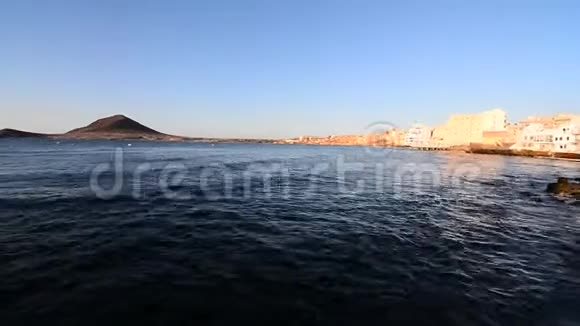 梅达诺市东内里夫加那利群岛海面上的日出视频的预览图