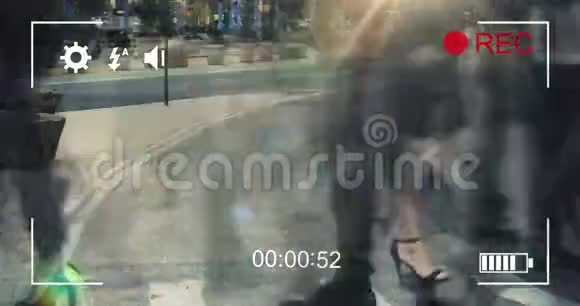 用数码相机快速拍摄通勤者视频的预览图